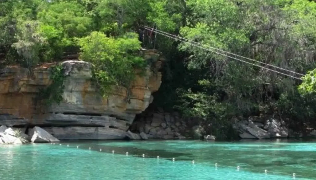 Destinos Secretos no Brasil: Roteiros de Carro Encantadores Destinos Secretos no Brasil: Roteiros de Carro Encantadores