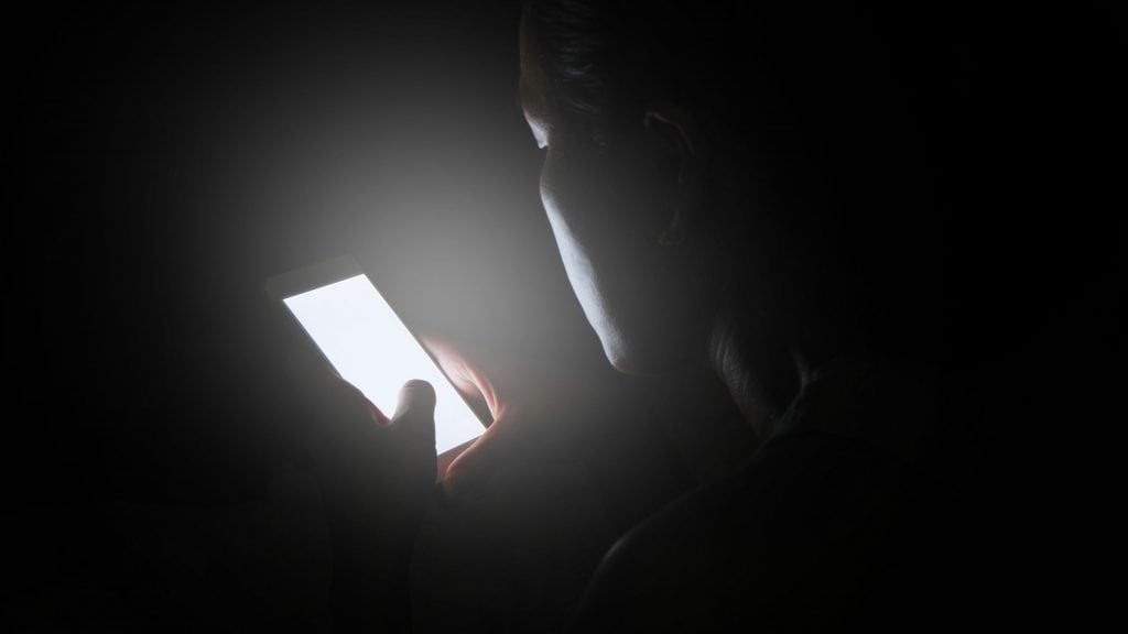 8 medidas que ajudam estafetas do iFood a poupar bateria no smartphone 8 medidas que ajudam estafetas do iFood a poupar bateria no smartphone - Imagem do artigo original