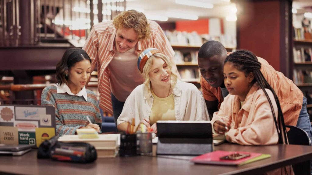 Esperanto propõe alternativa simples ao inglês como língua global Esperanto propõe alternativa simples ao inglês como língua global