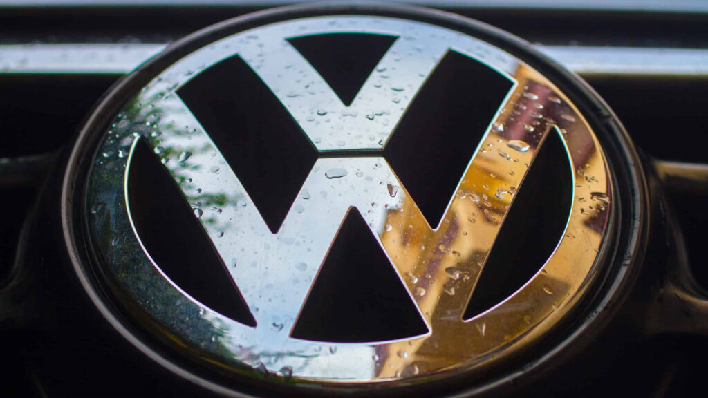 Tarifas de Trump cortam 1,3 mil milhões de euros à Volkswagen Tarifas de Trump cortam 1,3 mil milhões de euros à Volkswagen