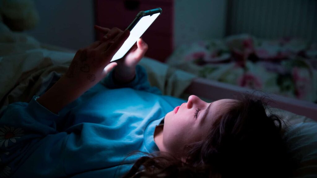 Reino Unido endurece lei e obriga redes sociais a bloquear pornografia para menores