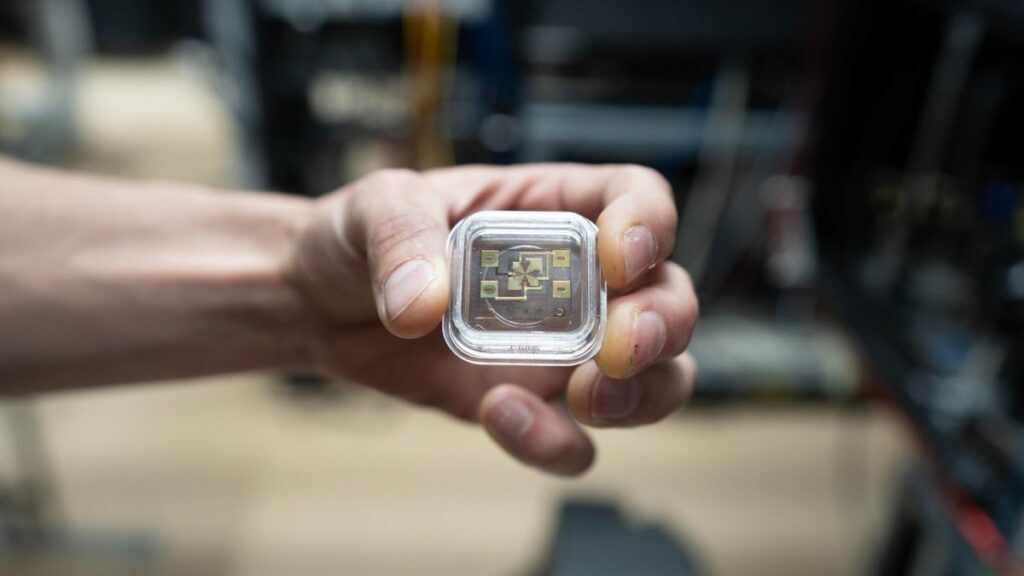 Relógio atômico do NIST redefine padrão de exatidão ao medir um segundo com 19 casas decimais Relógio atômico do NIST redefine padrão de exatidão ao medir um segundo com 19 casas decimais