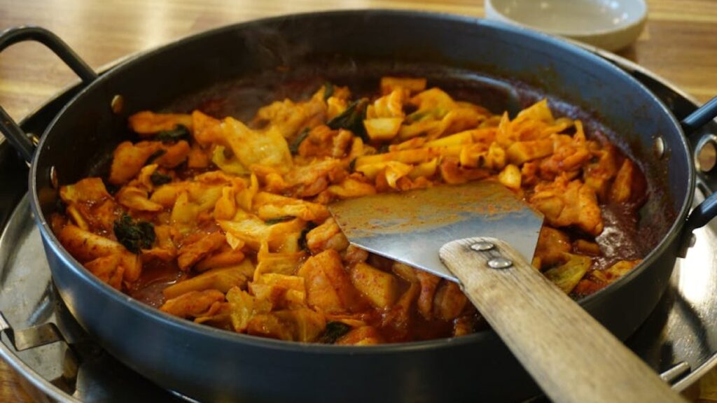 Valve retira dezenas de jogos adultos da Steam após exigências de empresas de cartão de crédito Valve retira dezenas de jogos adultos da Steam após exigências de empresas de cartão de crédito