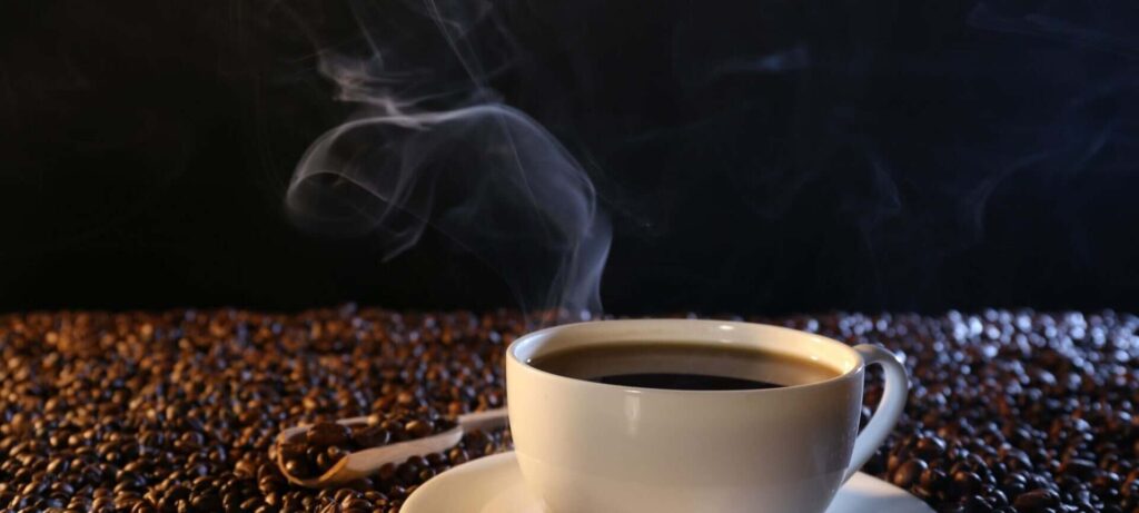 Café de manhã melhora o humor, confirma estudo global Café de manhã melhora o humor, confirma estudo global
