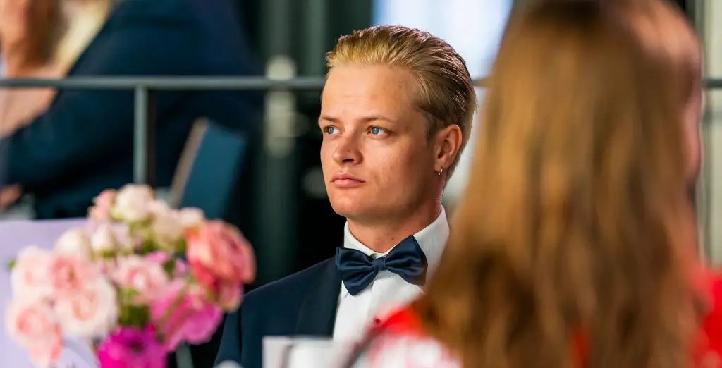 Marius Borg Høiby é acusado de 32 crimes na Noruega Marius Borg Høiby é acusado de 32 crimes na Noruega