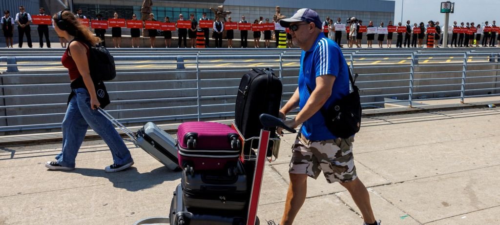 Greve da Air Canada mantém voos suspensos no Canadá Greve da Air Canada mantém voos suspensos no Canadá