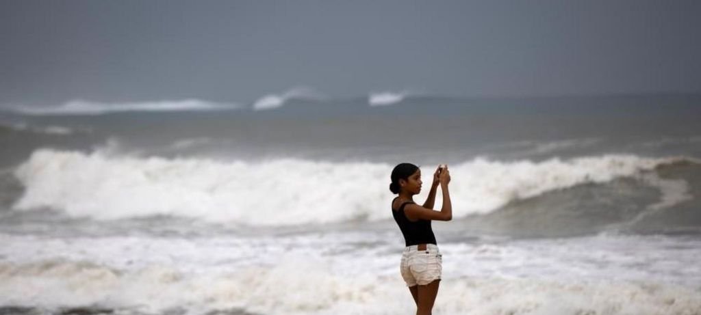Furacão Erin ameaça costa leste dos EUA com ondas perigosas Furacão Erin ameaça costa leste dos EUA com ondas perigosas