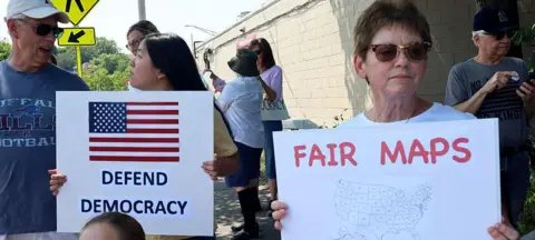 Redistritamento Califórnia e Texas acirra disputa política Redistritamento Califórnia e Texas acirra disputa política - Imagem do artigo original