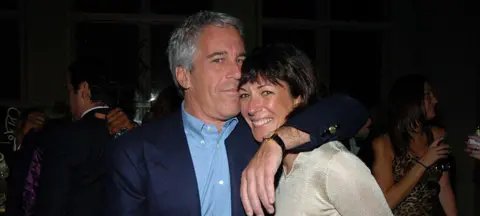 Ghislaine Maxwell nega lista de clientes em transcrição Ghislaine Maxwell nega lista de clientes em transcrição - Imagem do artigo original