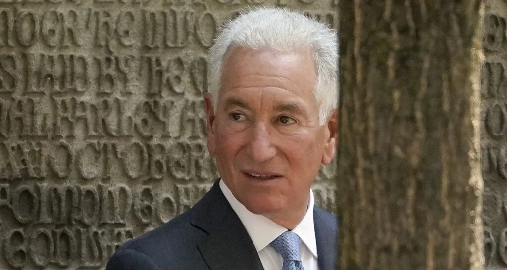 Charles Kushner é convocado pelo governo francês Charles Kushner é convocado pelo governo francês