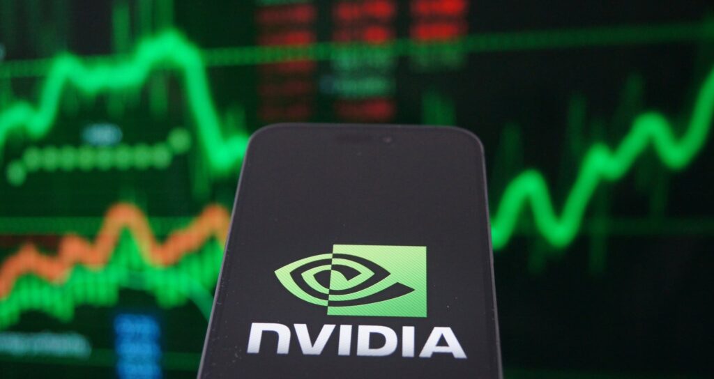 Nvidia fatura US$ 46,7 bi em receita trimestral recorde Nvidia fatura US$ 46,7 bi em receita trimestral recorde
