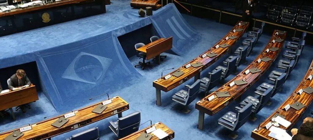 PL da Adultização é aprovado no Senado para proteger menores PL da Adultização é aprovado no Senado para proteger menores