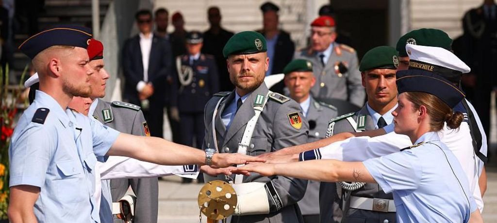 Serviço militar voluntário na Alemanha recebe aval Serviço militar voluntário na Alemanha recebe aval