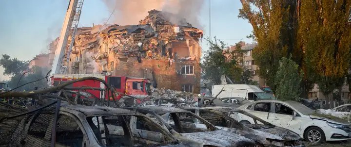 Ataque russo a Kiev mata 15 e fere 48 em ofensiva aérea Ataque russo a Kiev mata 15 e fere 48 em ofensiva aérea