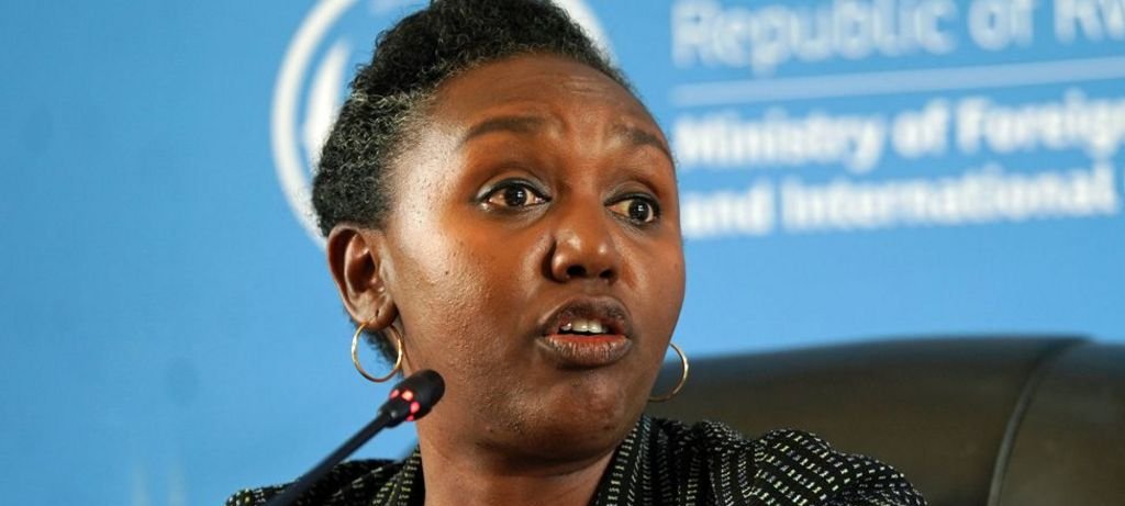 Rwanda recebe migrantes deportados dos EUA sob acordo Rwanda recebe migrantes deportados dos EUA sob acordo