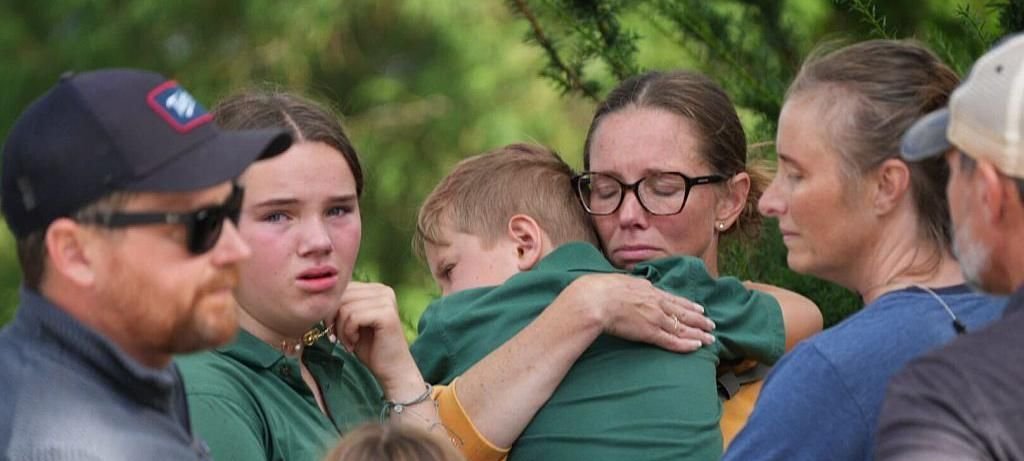 Ataque em escola de Minneapolis deixa 2 mortos e 18 feridos Ataque em escola de Minneapolis deixa 2 mortos e 18 feridos