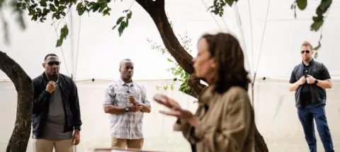 Serviço Secreto de Kamala Harris é suspenso por Trump Serviço Secreto de Kamala Harris é suspenso por Trump - Imagem do artigo original