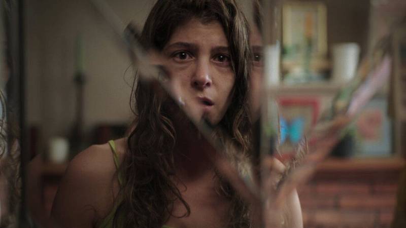 Delírio adapta romance e lidera Top 10 da Netflix apesar das críticas Delírio adapta romance e lidera Top 10 da Netflix apesar das críticas - Imagem do artigo original