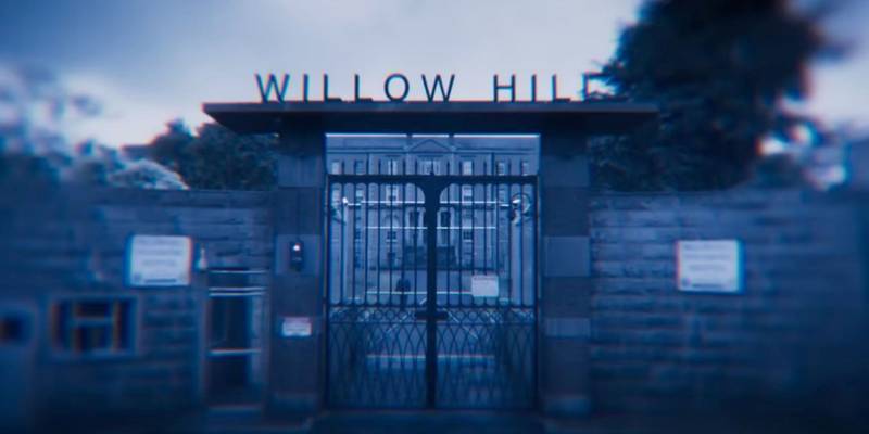 Final da Parte 1 de Wandinha T2 revela identidade do aviário e deixa heroína em coma Final da Parte 1 de Wandinha T2 revela identidade do aviário e deixa heroína em coma - Imagem do artigo original