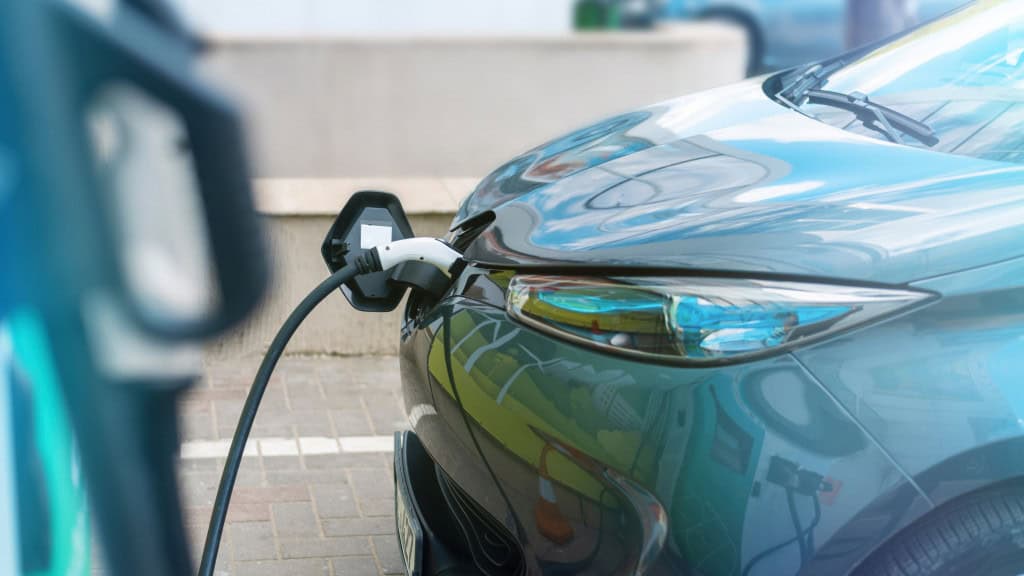 Brasil ultrapassa meio milhão de veículos elétricos e bate novo recorde em julho Brasil ultrapassa meio milhão de veículos elétricos e bate novo recorde em julho - Imagem do artigo original