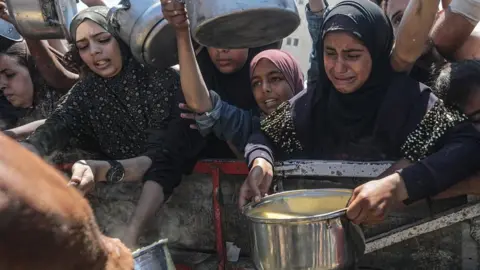 ONGs pedem a Israel que deixe de usar a ajuda a Gaza como arma ONGs pedem a Israel que deixe de usar a ajuda a Gaza como arma - Imagem do artigo original