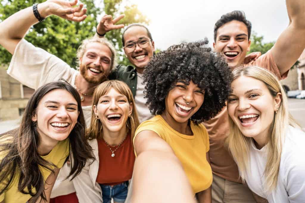 5 celulares com as melhores câmeras de selfie em 2025 5 celulares com as melhores câmeras de selfie em 2025 - Imagem do artigo original