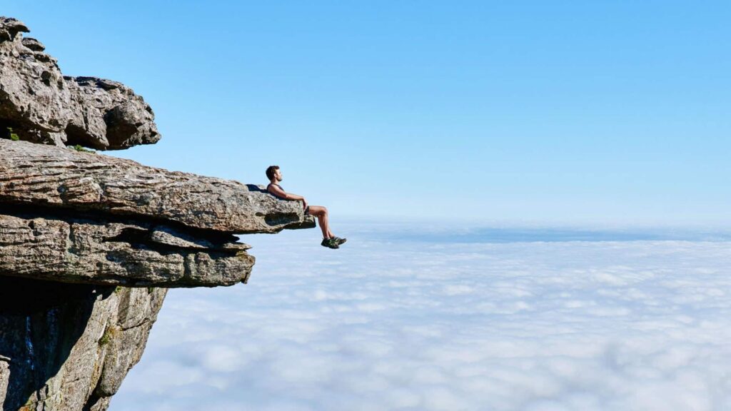 Como distinguir penhasco, precipício, abismo e desfiladeiro