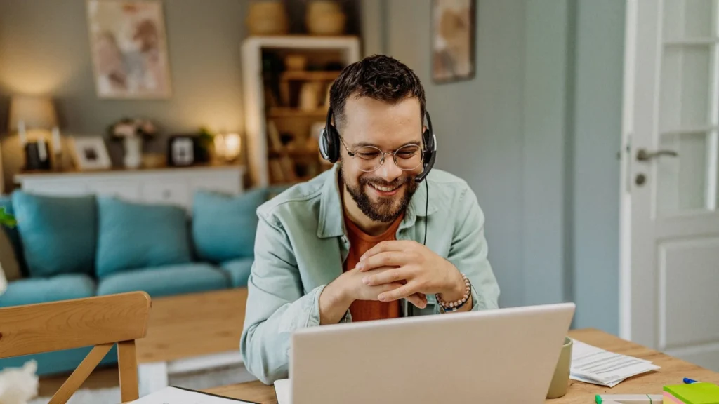 Plataforma divulga 110 vagas remotas em tecnologia, design e marketing Plataforma divulga 110 vagas remotas em tecnologia, design e marketing