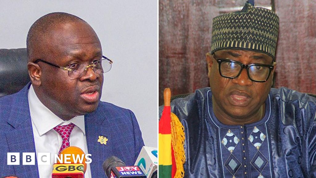 Queda de helicóptero no Gana mata ministros da Defesa e do Ambiente Queda de helicóptero no Gana mata ministros da Defesa e do Ambiente