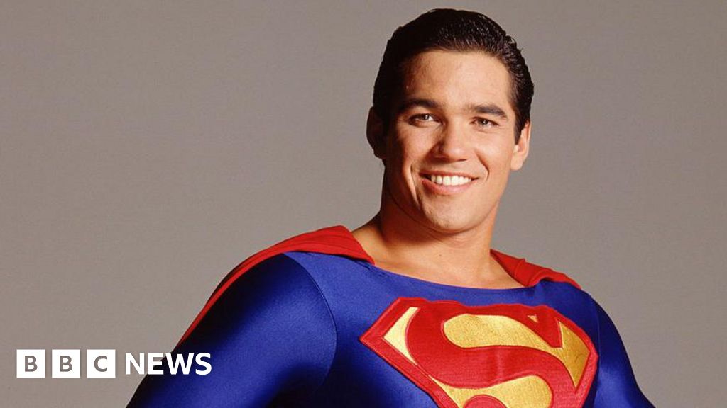 Dean Cain anuncia que vai integrar a agência de imigração norte-americana ICE Dean Cain anuncia que vai integrar a agência de imigração norte-americana ICE