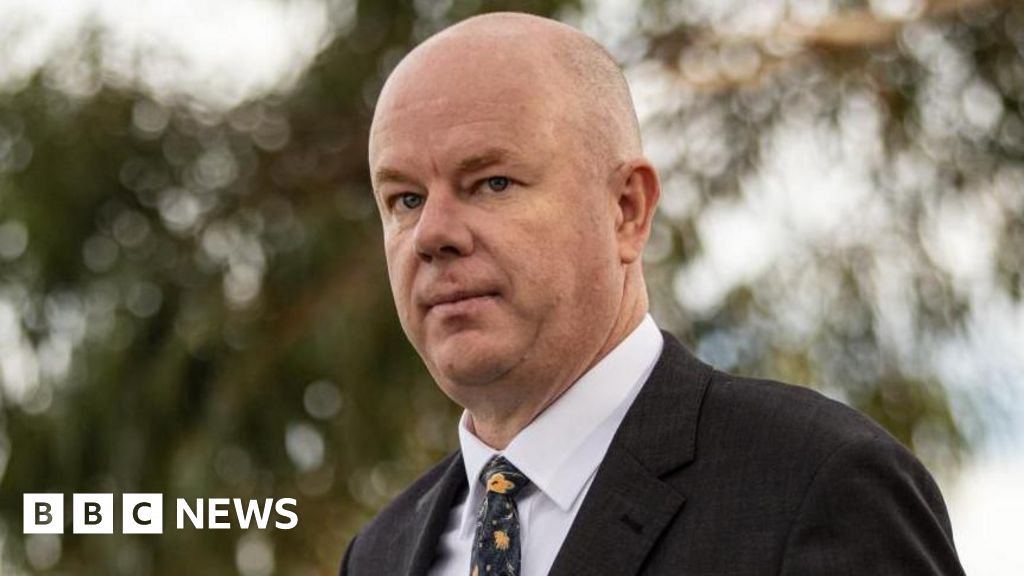 Justiça australiana revela tentativas de envenenamento do marido por Erin Patterson Justiça australiana revela tentativas de envenenamento do marido por Erin Patterson