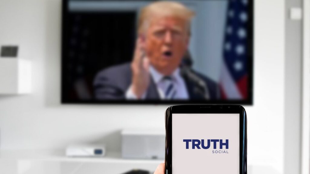 Truth Social lança chatbot que contraria declarações de Donald Trump Truth Social lança chatbot que contraria declarações de Donald Trump