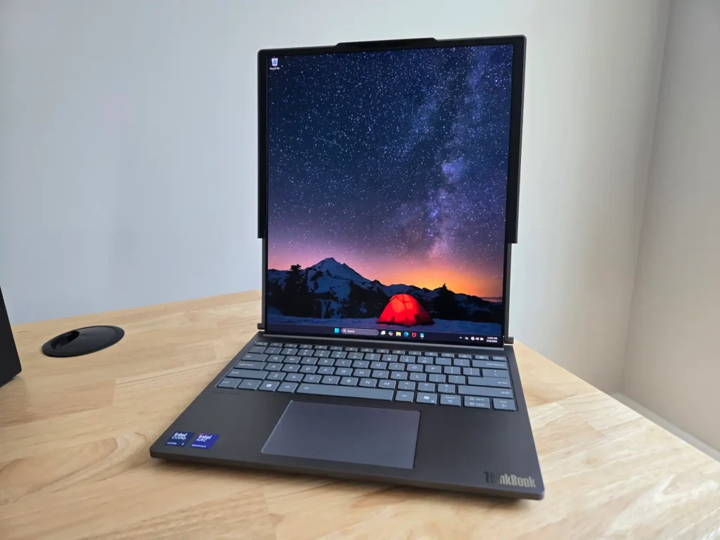 Lenovo lança portátil com ecrã OLED rolável que se estende automaticamente Lenovo lança portátil com ecrã OLED rolável que se estende automaticamente