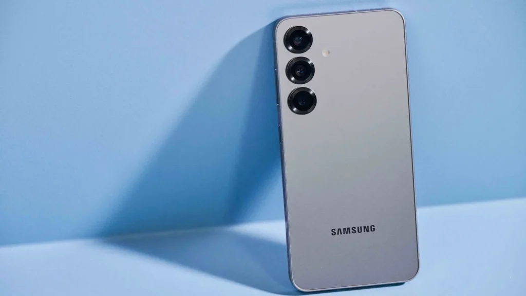 Samsung Galaxy S25 FE surge em imagens e revela atualização modesta nas especificações Samsung Galaxy S25 FE surge em imagens e revela atualização modesta nas especificações