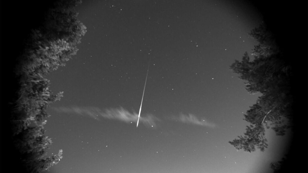 Perseidas atingem pico e continuam visíveis até 24 de agosto Perseidas atingem pico e continuam visíveis até 24 de agosto