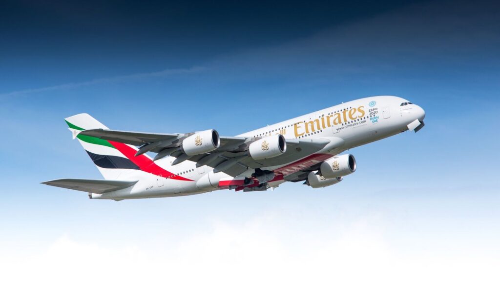 Emirates proíbe uso de power banks a bordo a partir de 1 de outubro Emirates proíbe uso de power banks a bordo a partir de 1 de outubro