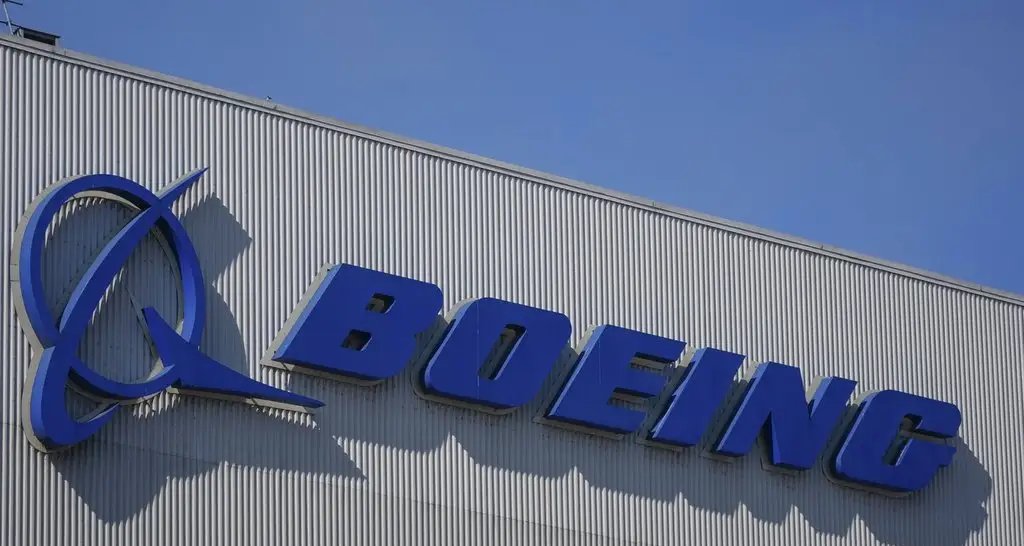 Famílias das vítimas do 737 Max pedem a juiz que mantenha processo criminal contra a Boeing Famílias das vítimas do 737 Max pedem a juiz que mantenha processo criminal contra a Boeing