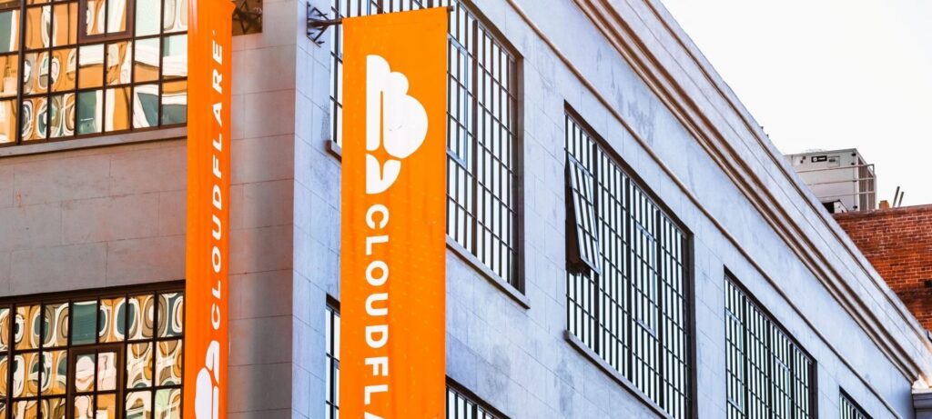 Cloudflare confirma fuga de dados e pede troca imediata de credenciais Cloudflare confirma fuga de dados e pede troca imediata de credenciais