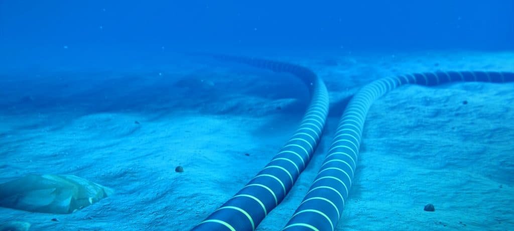Cortes de cabos submarinos afetam internet no Oriente Médio Cortes de cabos submarinos afetam internet no Oriente Médio
