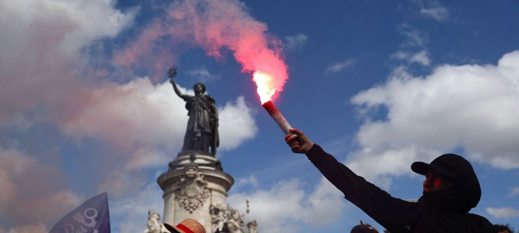 Protestos na França marcam posse de Sébastien Lecornu Protestos na França marcam posse de Sébastien Lecornu