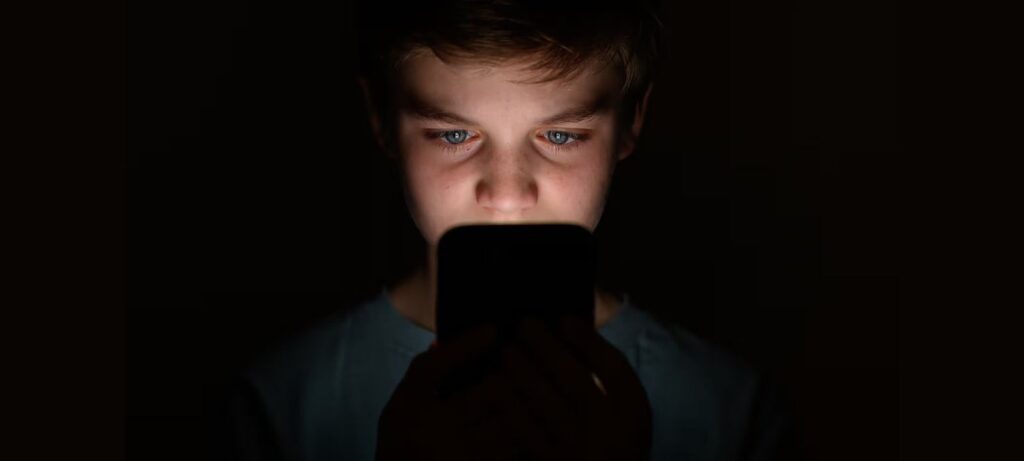 Verificação de idade pressiona redes sociais no Brasil Verificação de idade pressiona redes sociais no Brasil