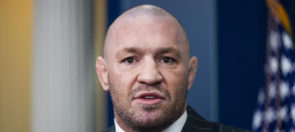 Conor McGregor abandona corrida presidencial na Irlanda