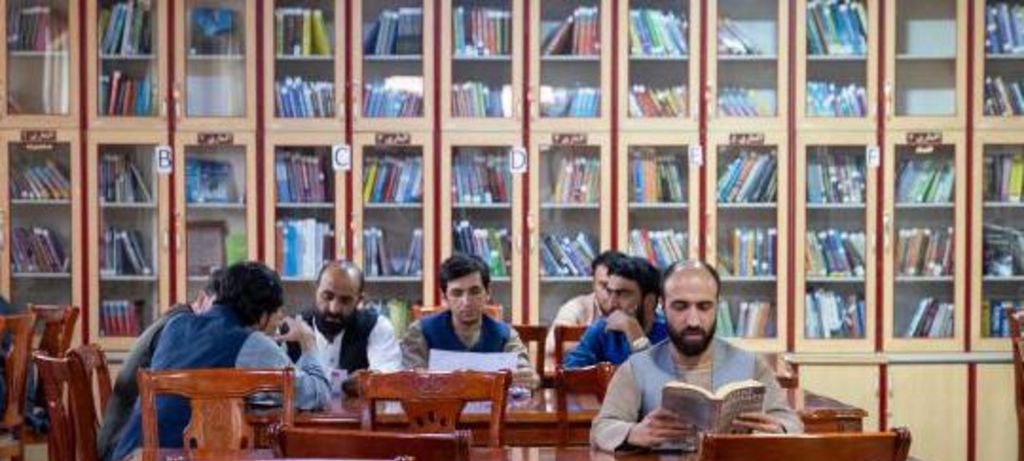 Talibã proíbe livros escritos por mulheres nas universidades Talibã proíbe livros escritos por mulheres nas universidades