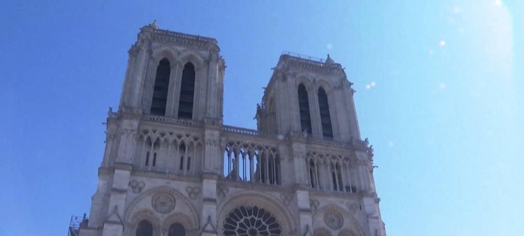 Torres de Notre-Dame reabrem seis anos após incêndio Torres de Notre-Dame reabrem seis anos após incêndio