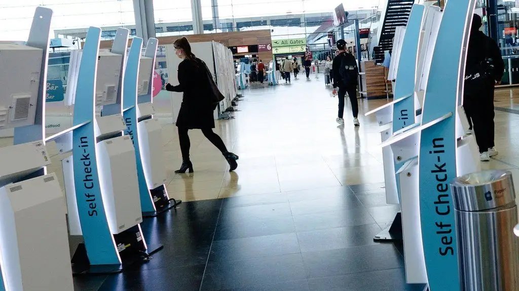 Ataque cibernético paralisa check-in de aeroportos europeus