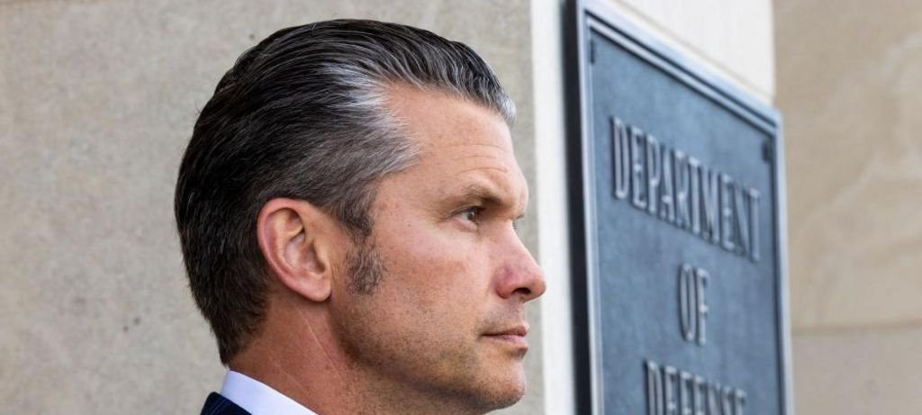 Pentágono restringe imprensa e ameaça retirar credenciais Pentágono restringe imprensa e ameaça retirar credenciais