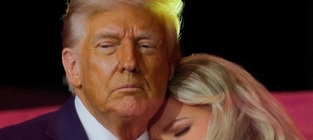 Trump homenageia Charlie Kirk em memorial com 100 mil pessoas