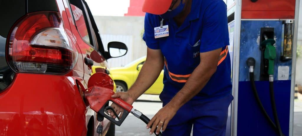 Golpes em postos de combustível: 6 armadilhas comuns Golpes em postos de combustível: 6 armadilhas comuns