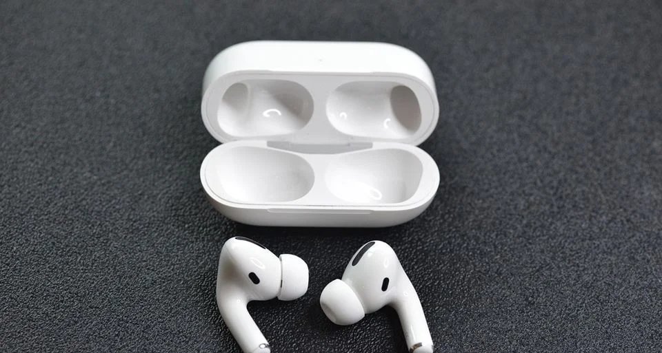 Conectar dois fones na TV: guia completo de opções