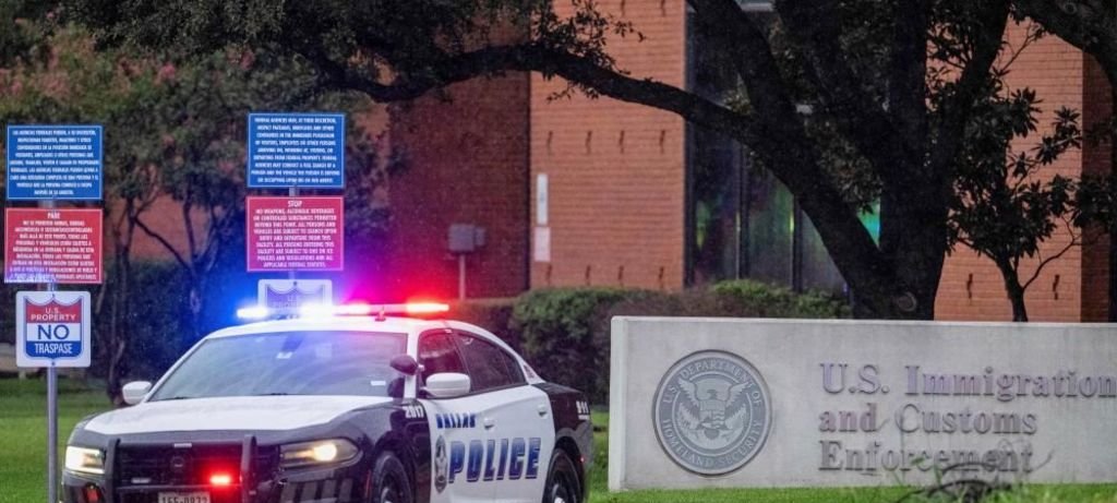 Tiroteio em centro do ICE em Dallas deixa dois mortos, um ferido